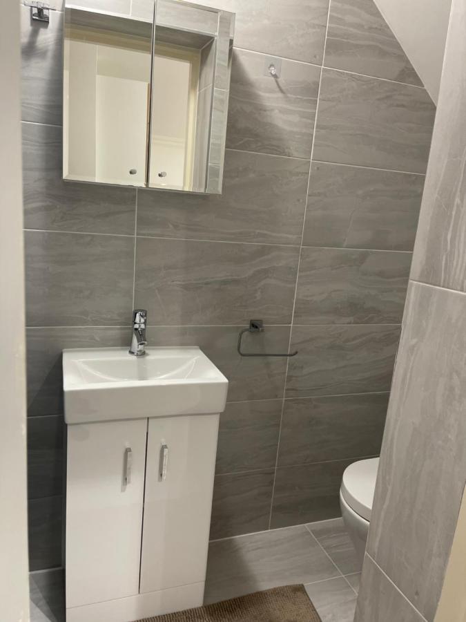 Studio Room Next To Gatwick Crawley  Exterior photo